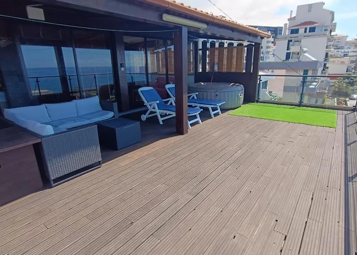 Lido Ocean Front Penthouse Daire *