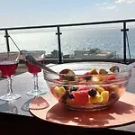 Lido Ocean Front Penthouse * フンシャル